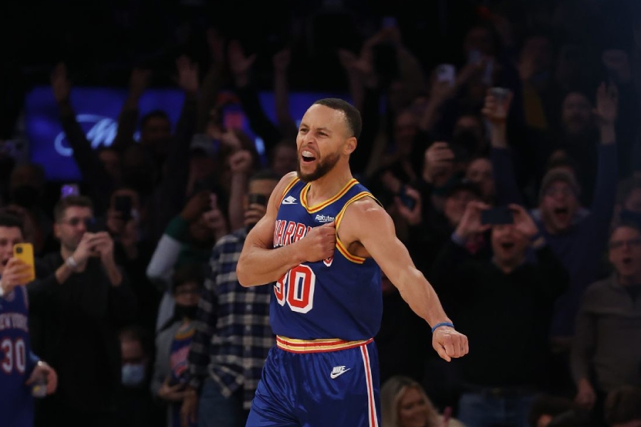 Beyond the Arc: The Revolutionary Impact of Steph Curry